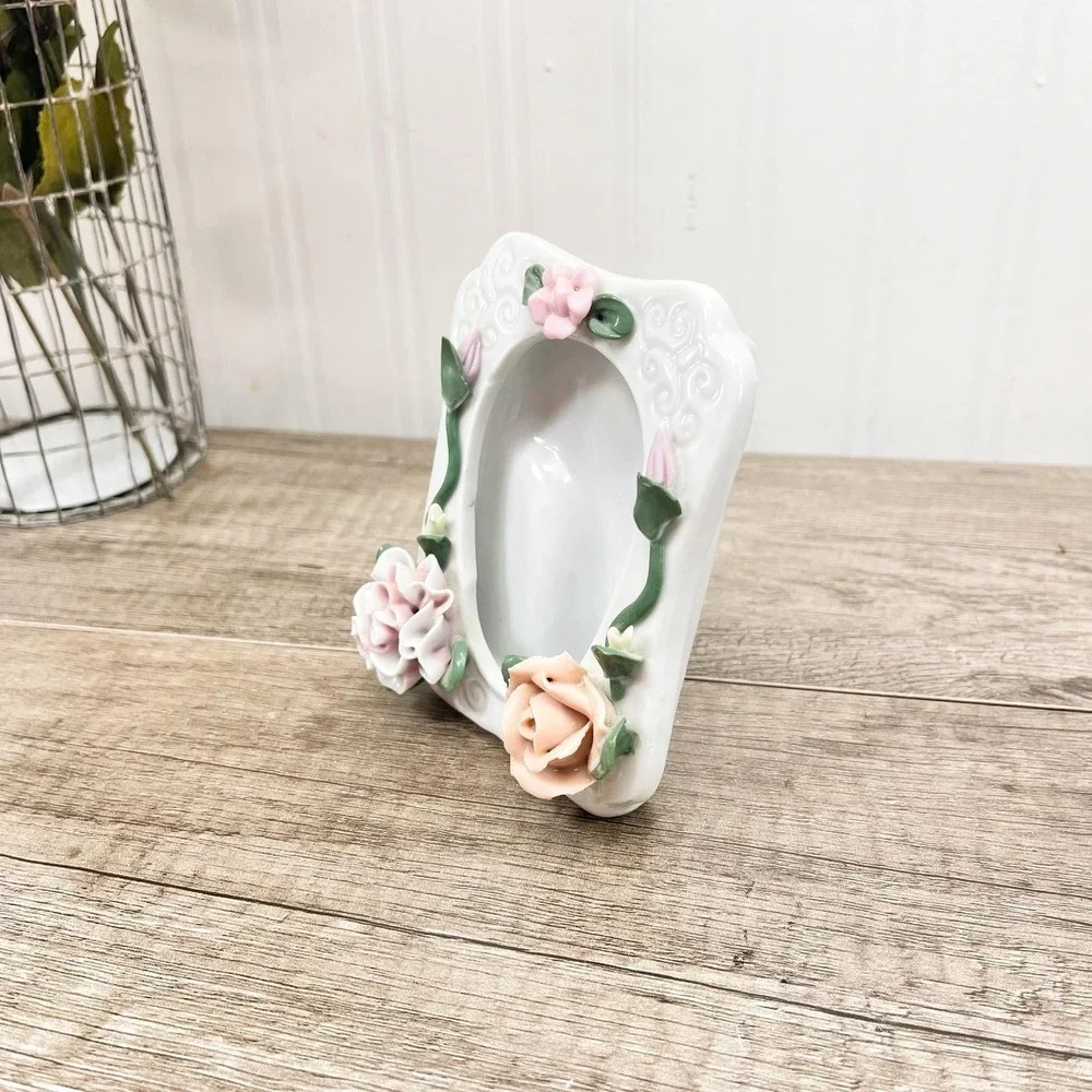 Vintage White Ceramic Floral‎ Picture Frame - 2x3 Photo Display